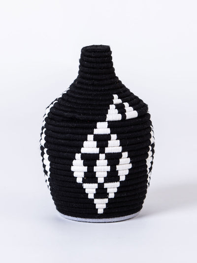 Wool Pot – Black, White